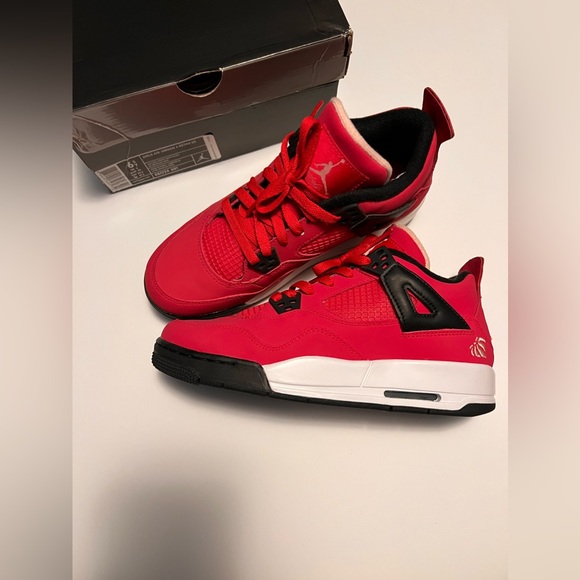 jordan retro 4 voltage cherry